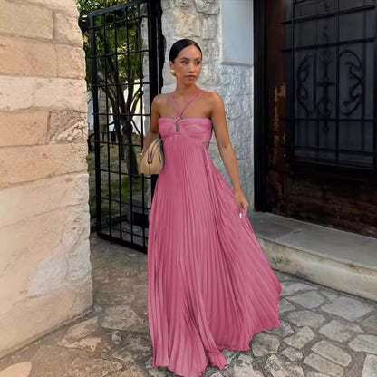 Élégance Bohème : Robe Longue Plissée à Détails Découpés